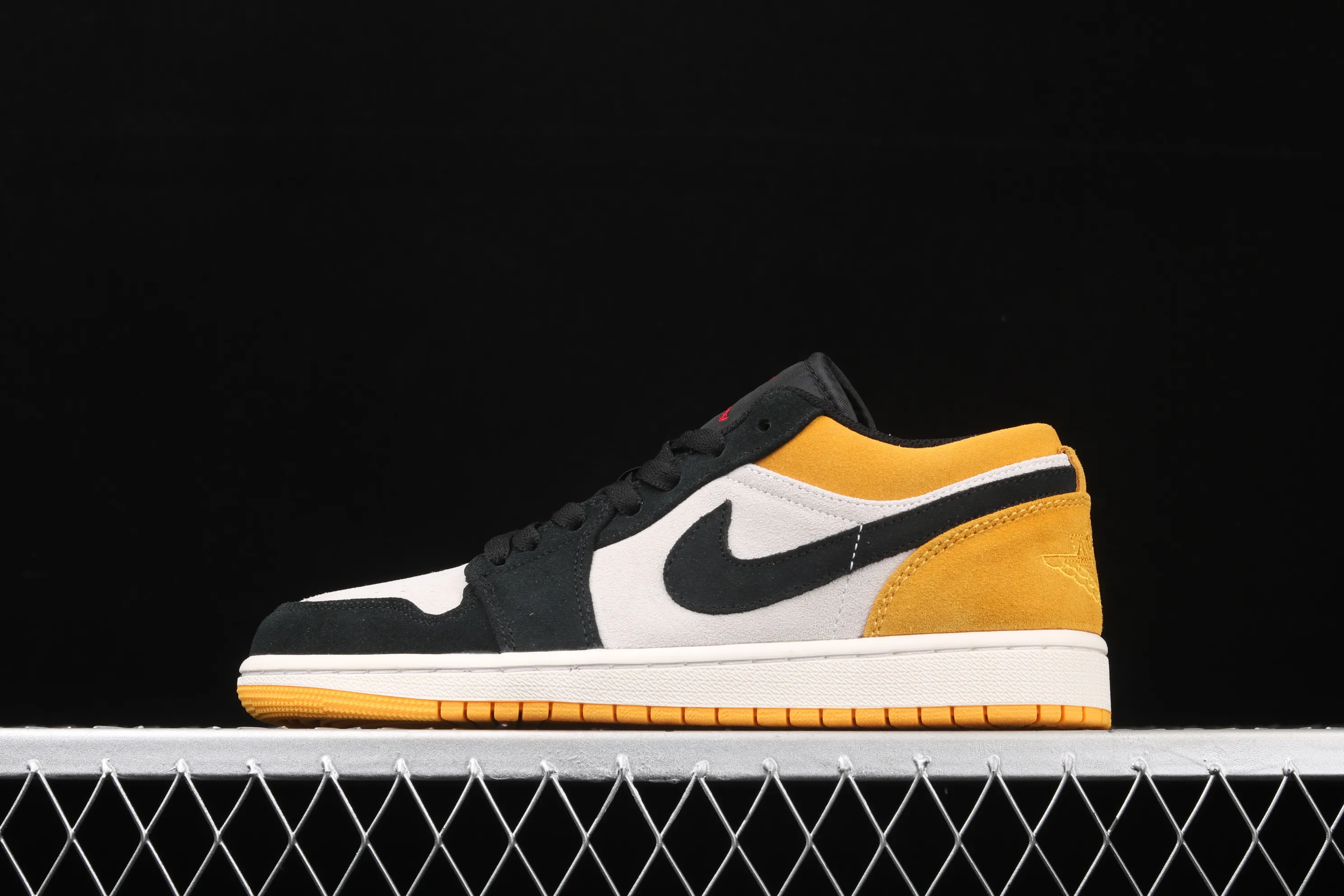 All categories Air Jordan Jordan series basketball shoes Air Jordan 1 Low New version Air Jordan 1 Low "University Gold" AJ1 Joe 1 black and yellow toes Pikachu cultural and leisure sports sneakers 553558-127